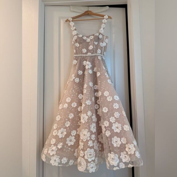 NWOT BRONX AND BANCO Mademoiselle Embroidered White Floral Midi Bridal Dress - Picture 7 of 15